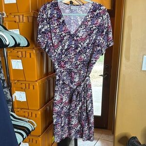 Avenue Faux Wrap Purple Floral V-Neck Dress w/ Tie Size 2X 18/20
